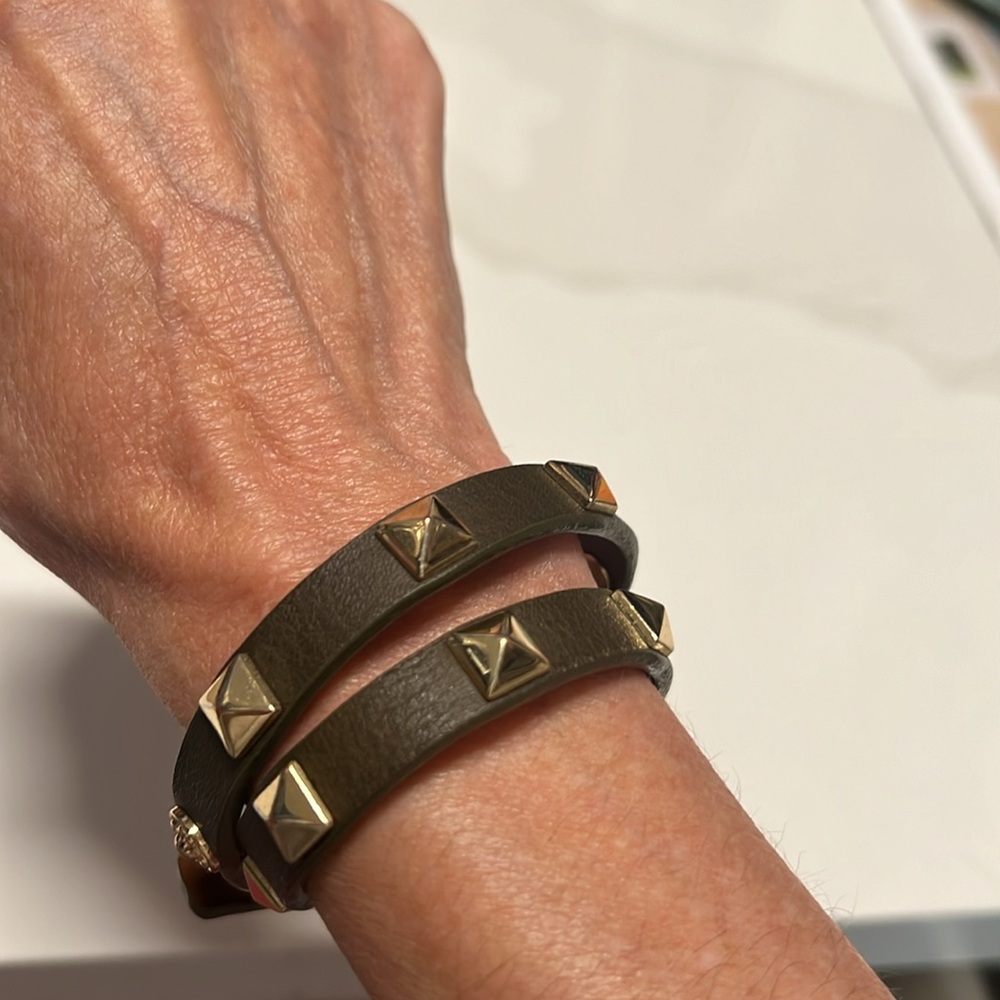 Stella and Dot pyramid gold stud double wrap leather bracelet in olive